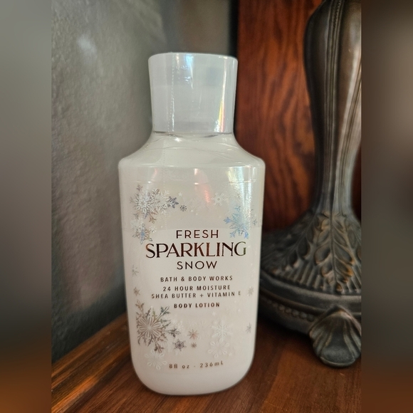 New Bath & Body Works Fresh Sparkling Snow Body Lotion - Picture 1 of 4